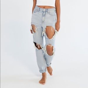 BDG High-Waisted Mom Jean - Destroyed Light Wash
